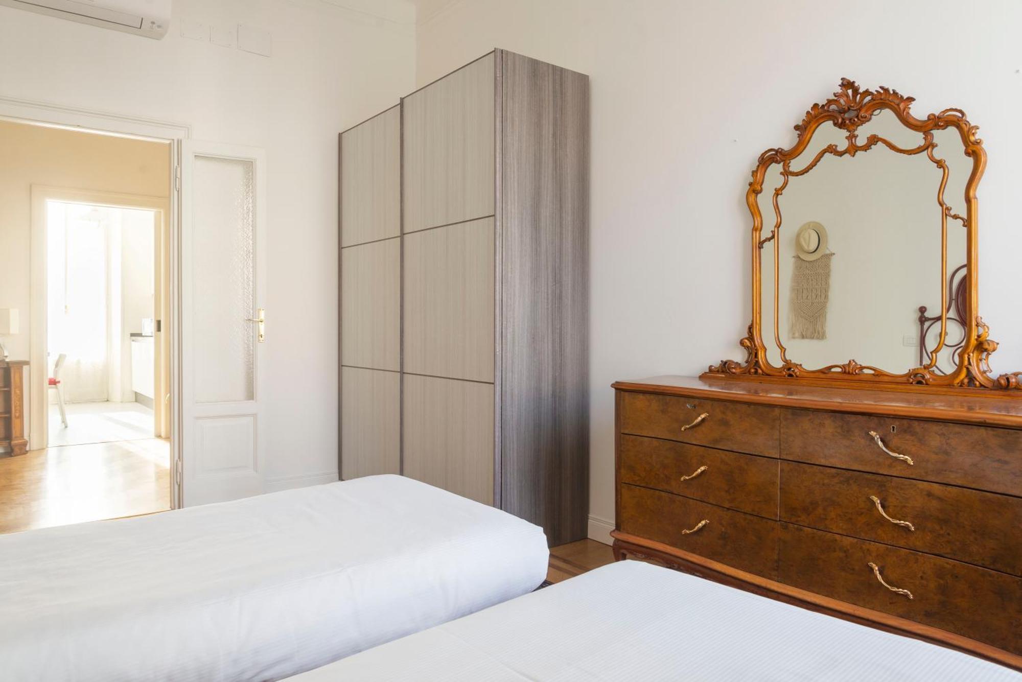 Navigli Harmony Flat, Beautiful & Bright Apartment, 3 Bdr Appartement *