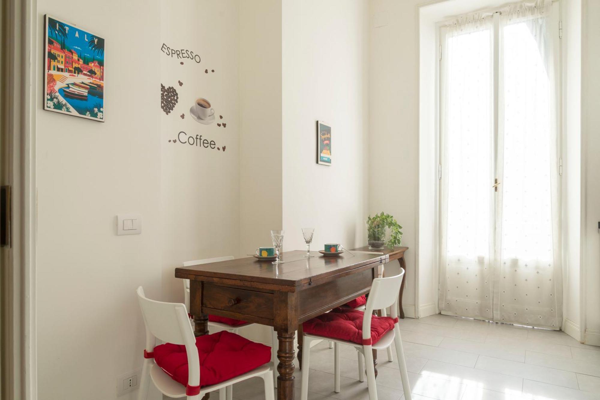 Navigli Harmony Flat, Beautiful & Bright Apartment, 3 Bdr Appartement *